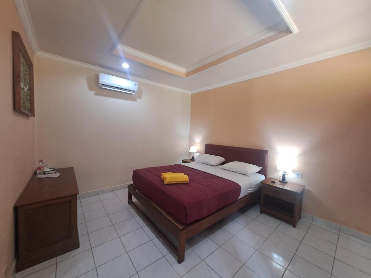 Lovina Beach Hotel Hotel