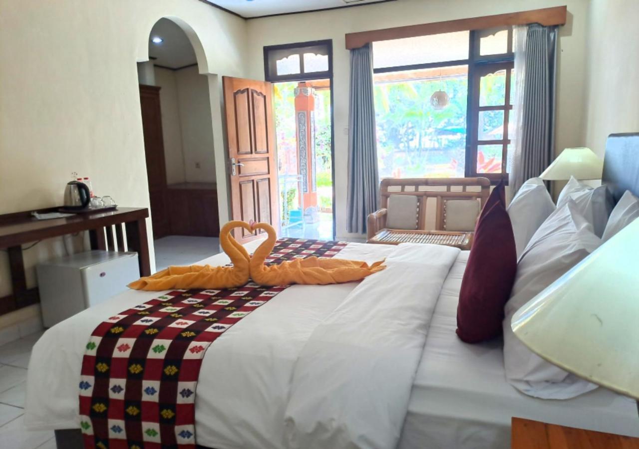 Lovina Beach Hotel होटल Lovina (Bali)