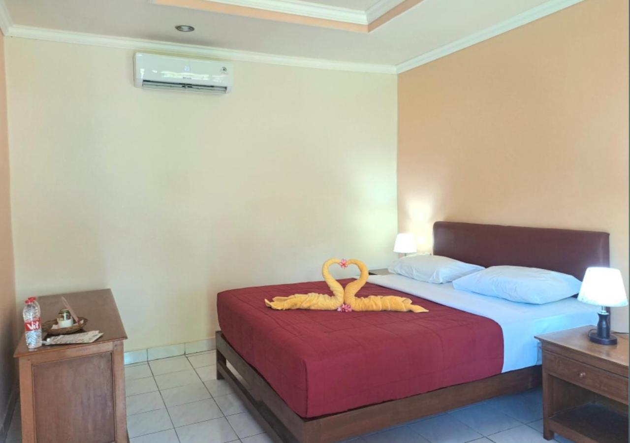 Lovina Beach Hotel 2*