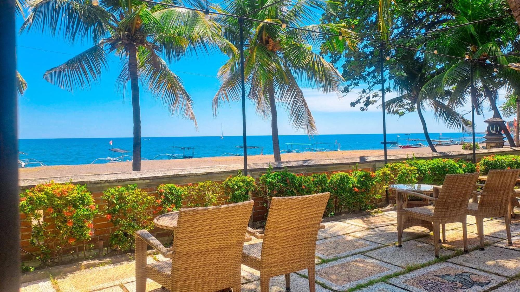Lovina Beach Hotel होटल Lovina (Bali)