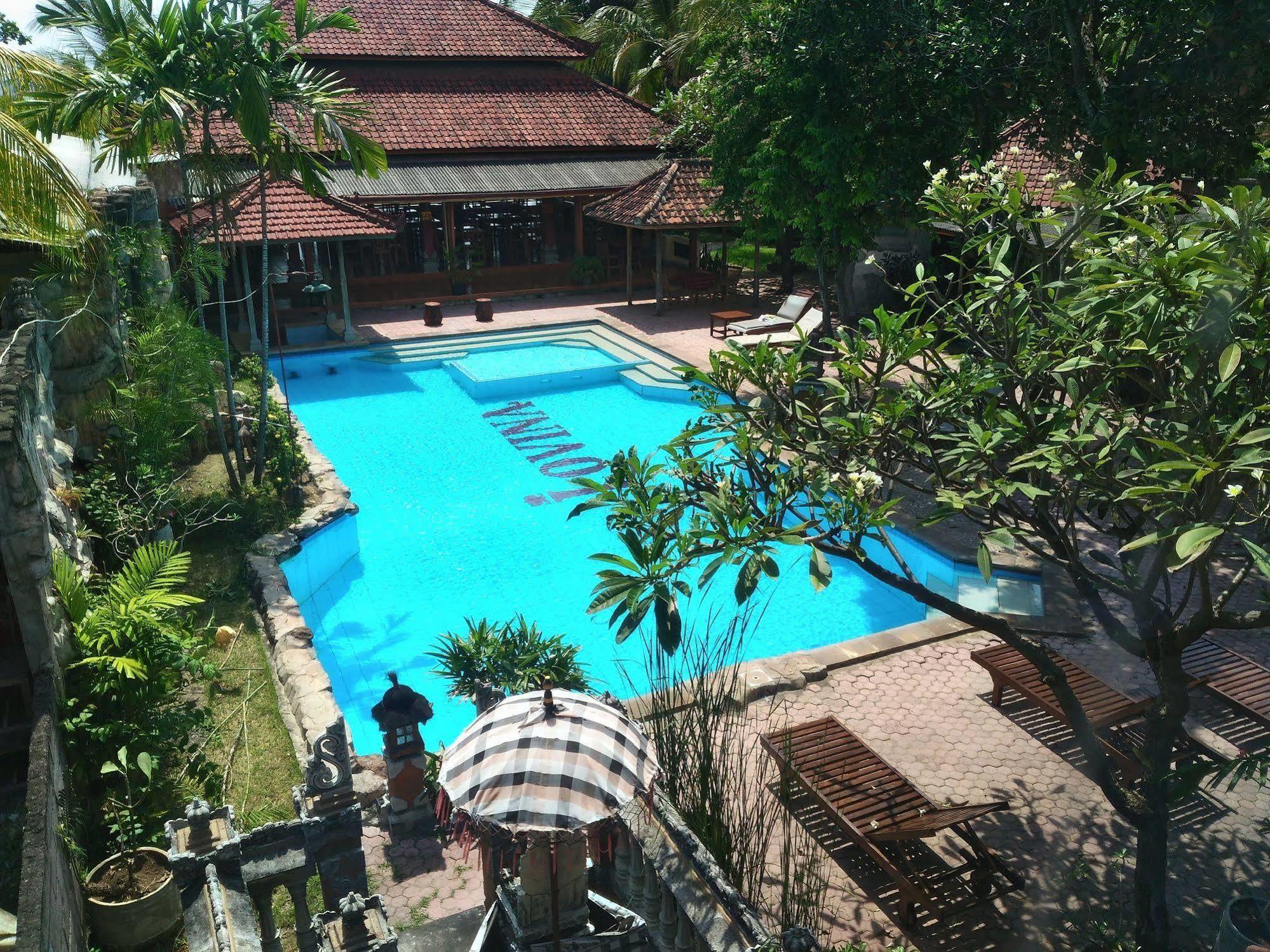 Lovina Beach Hotel 2* Lovina (Bali)