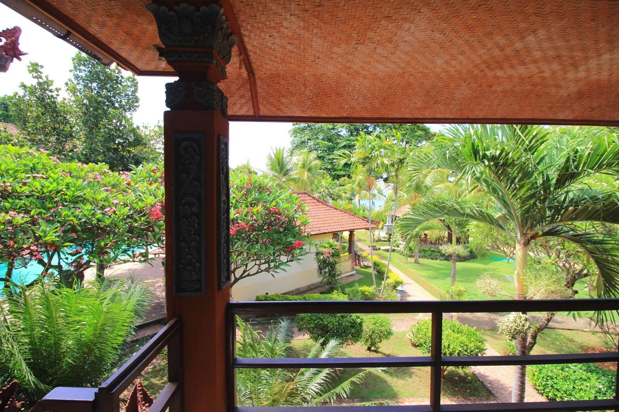 Lovina Beach Hotel होटल Lovina (Bali)