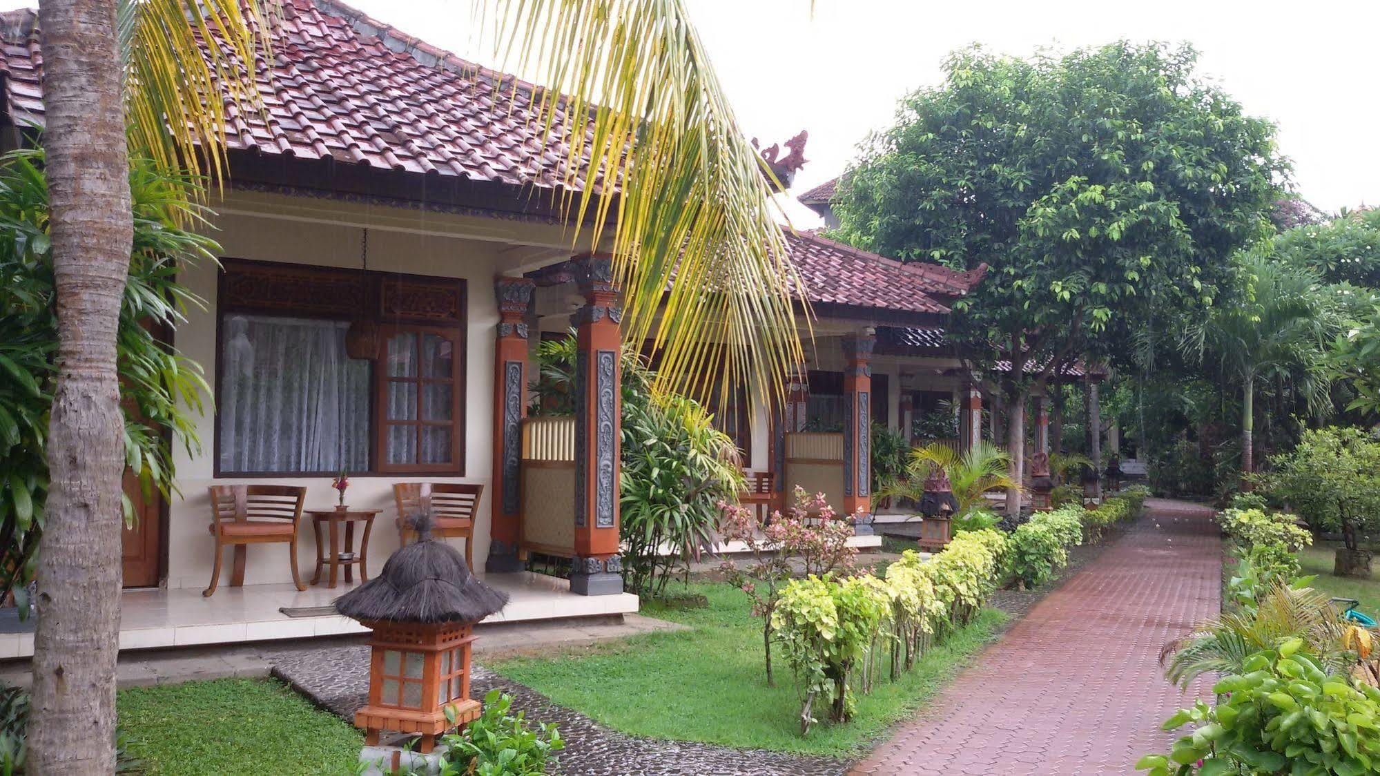 Lovina Beach Hotel Lovina (Bali)